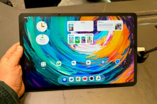 TCL Nxtpaper 14 Pro sceen in hand