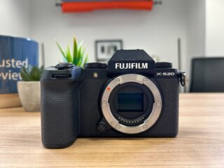 Fujifilm X-S20 main