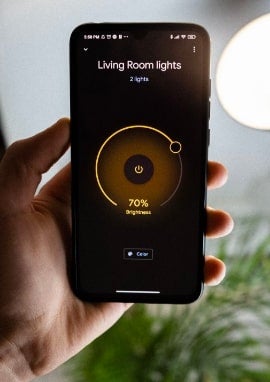 Mobile app controlling lights